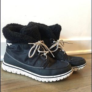 Sorel sneaker snow boot